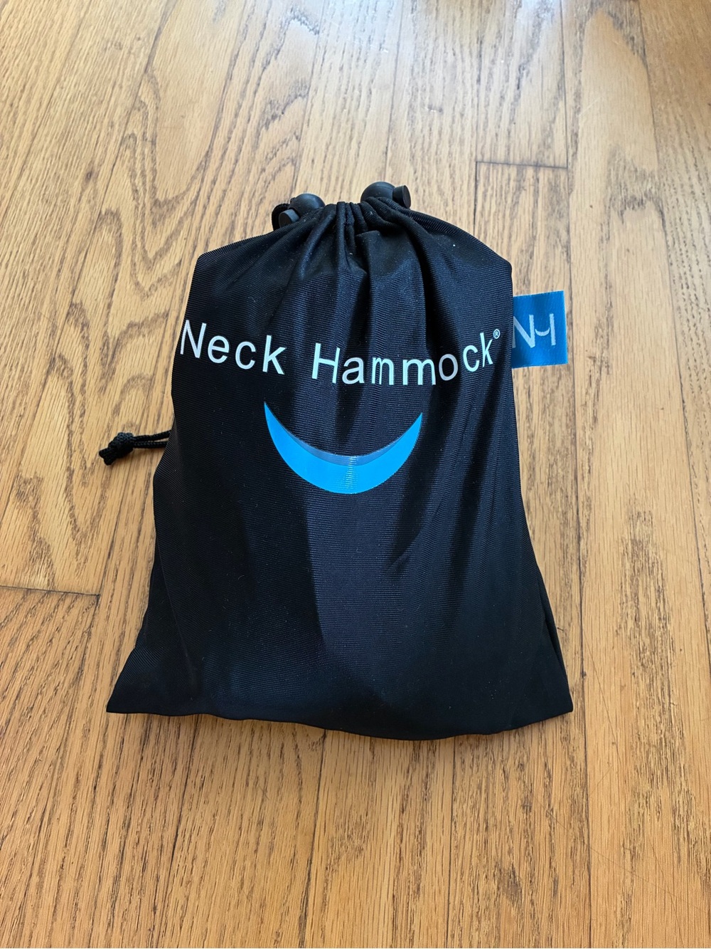 Portable Neck Traction Device – Black/Blue